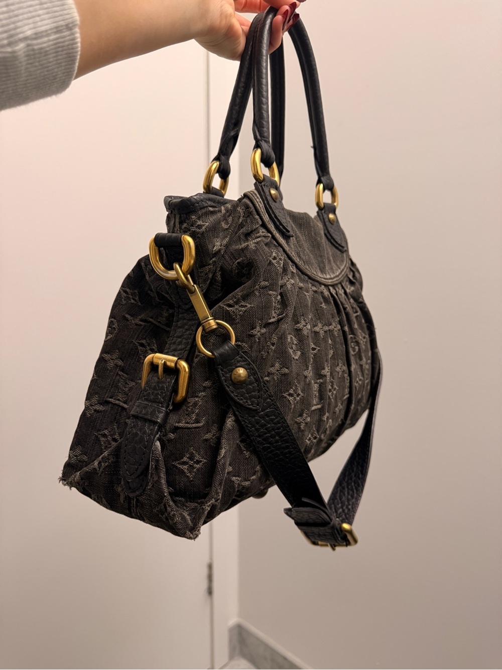 Vintage 2007 Louis Vuitton Neo Cabby MM Black Denim with Gold Hardware - Picture 4 of 10